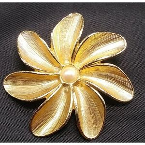 Signed Gerry's Gold Plated Floral Pearl Brooch